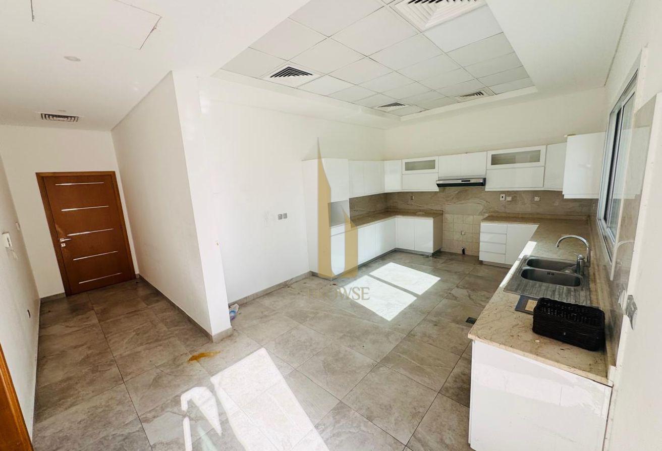 Independent Villa l Majilis + 5BR + Service Block photo 12