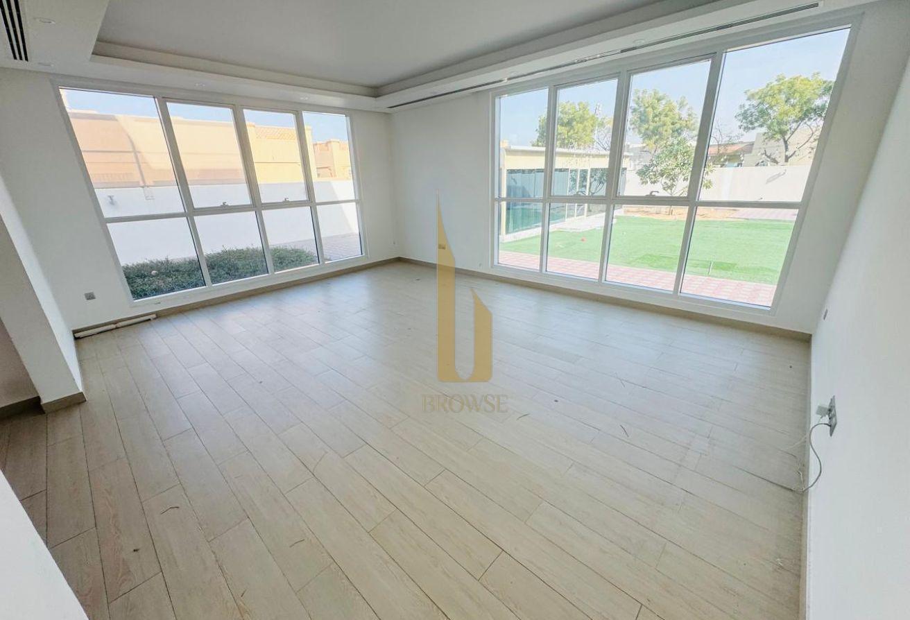 Independent Villa l Majilis + 5BR + Service Block photo 6