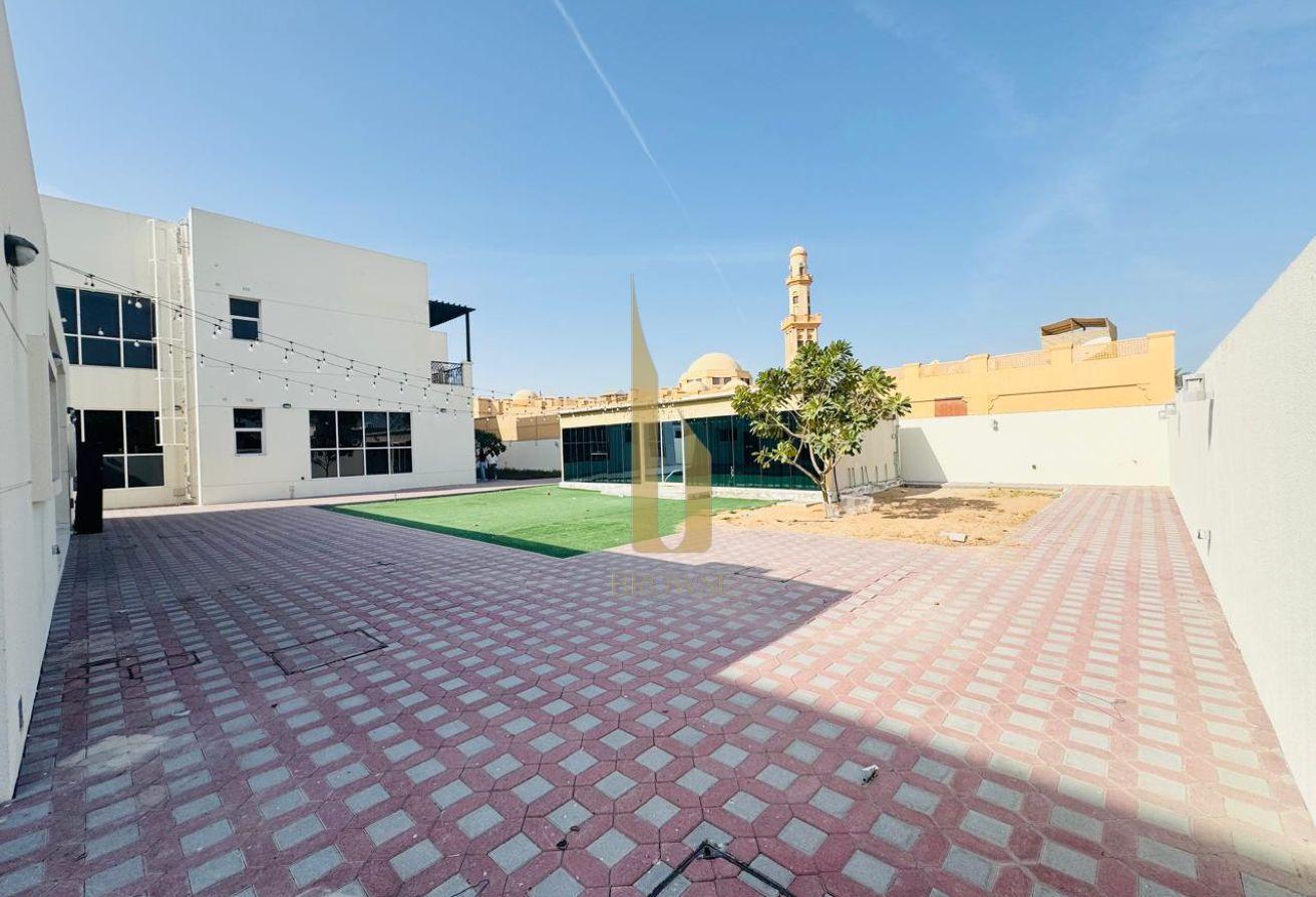 Independent Villa l Majilis + 5BR + Service Block photo 26