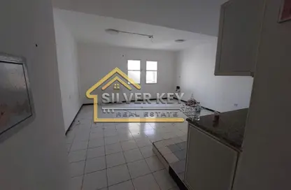 Apartment - Studio - 1 Bathroom for rent in Abu Shagara building - Abu shagara - Sharjah