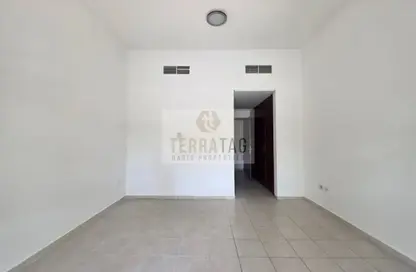 شقة - غرفة نوم - 2 حمامات للبيع في مبنى 39 - طراز البحر المتوسط - ديسكفري جاردنز - دبي