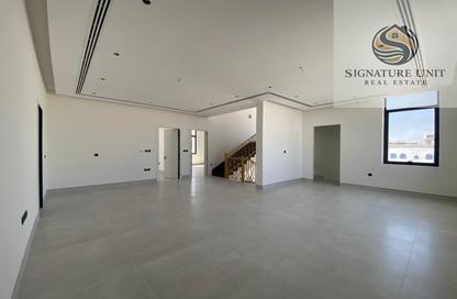 Villa - 5 Bedrooms - 7 Bathrooms for rent in Al Aweer 1 - Al Aweer - Dubai