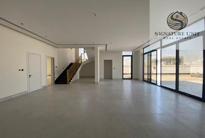 102001573 - Property Image 2