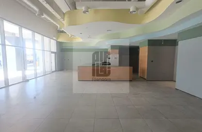 Retail - Studio - 2 Bathrooms for rent in Capital Centre - Abu Dhabi