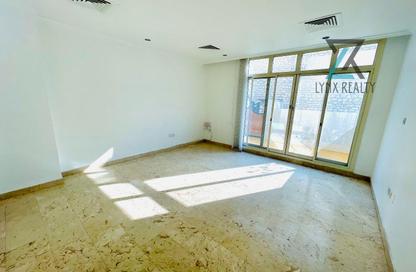 Villa - 2 Bedrooms - 3 Bathrooms for rent in Satwa Road - Al Satwa - Dubai