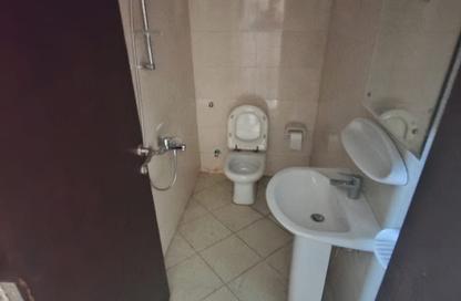 Apartment - 2 - 2 for rent in Thuraya Al Majaz Building - Al Majaz 3 - Al Majaz - Sharjah