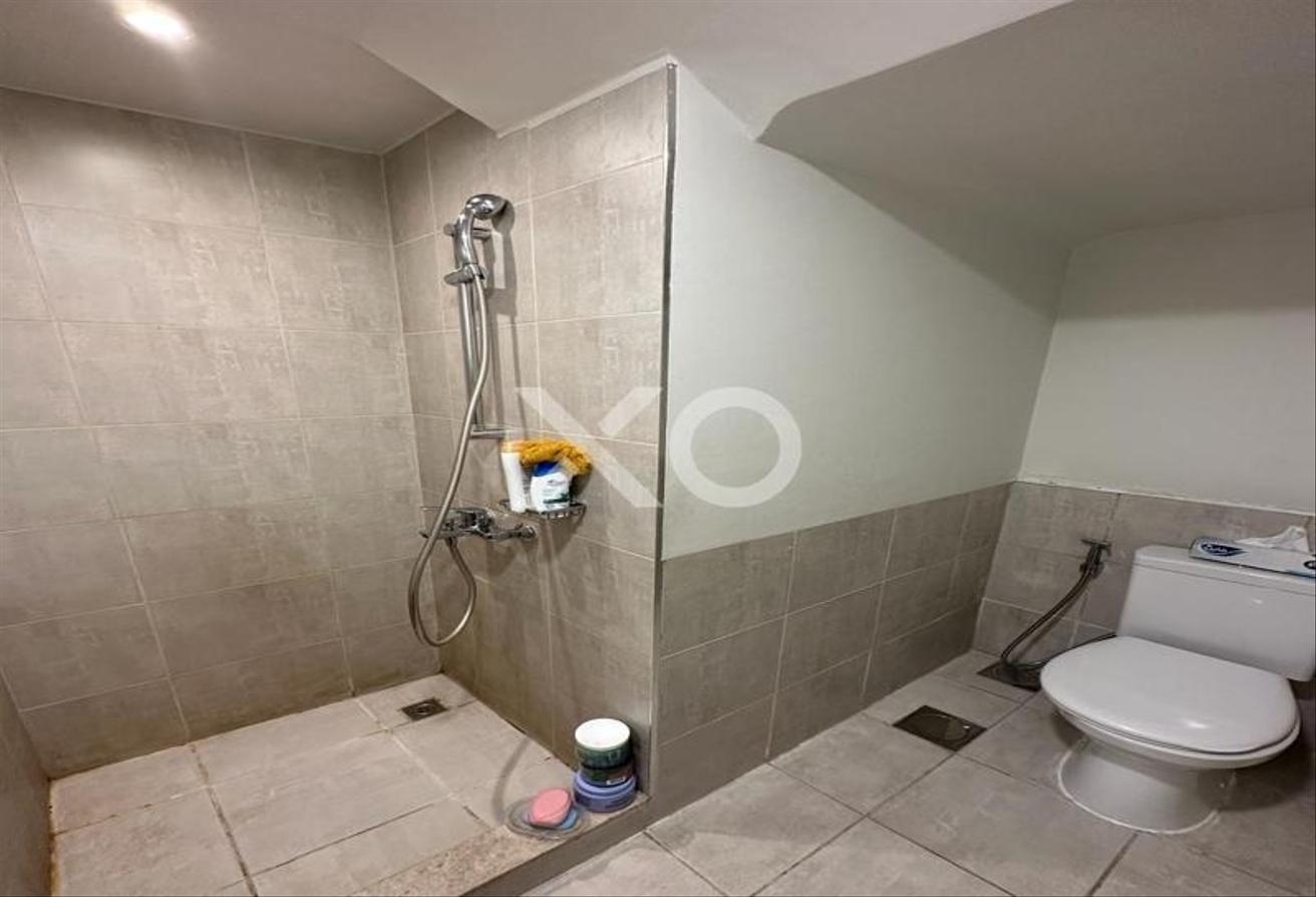 Upgraded | Furnished Unfurnished | Row photo 10