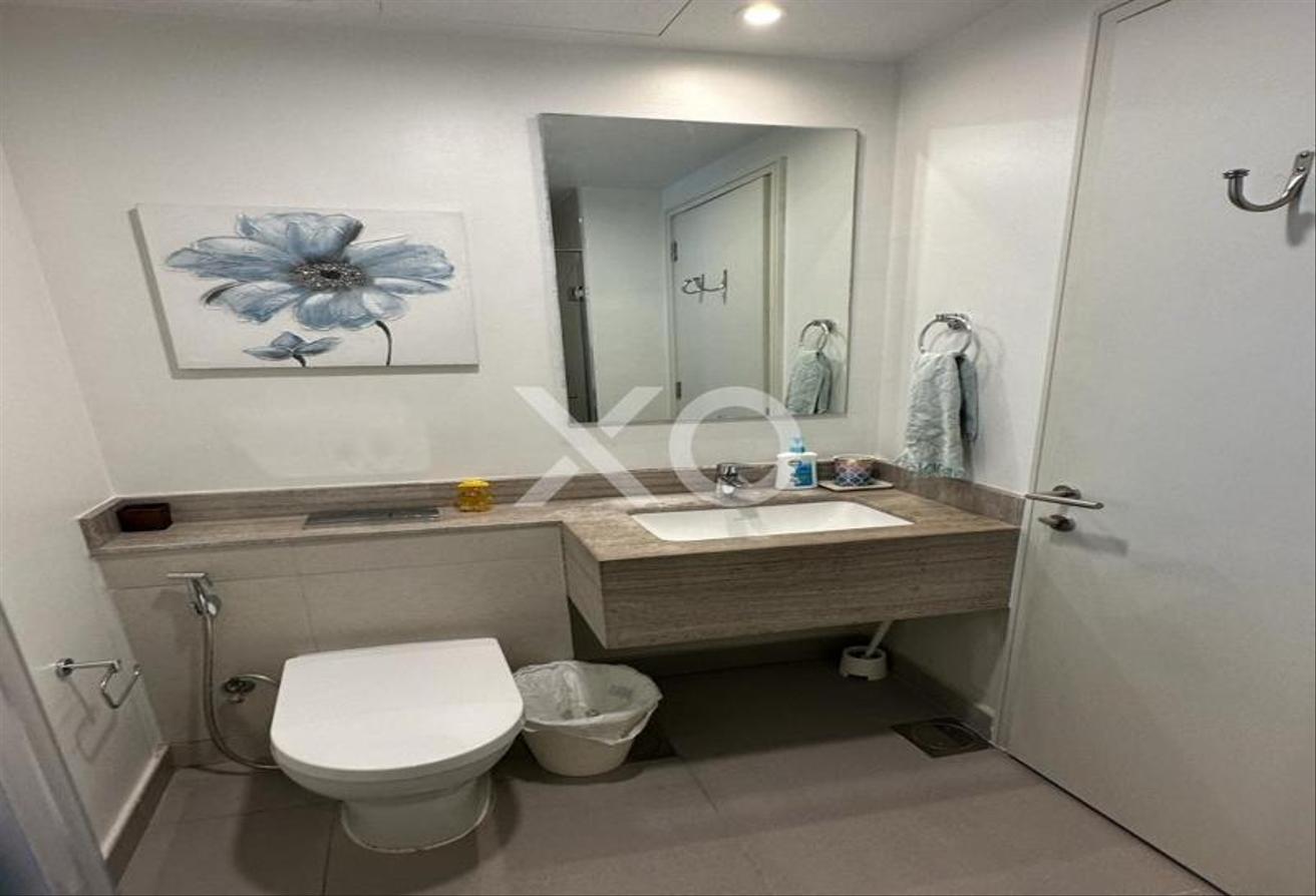 Upgraded | Furnished Unfurnished | Row photo 13