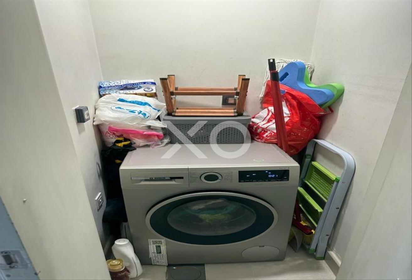 Upgraded | Furnished Unfurnished | Row photo 8