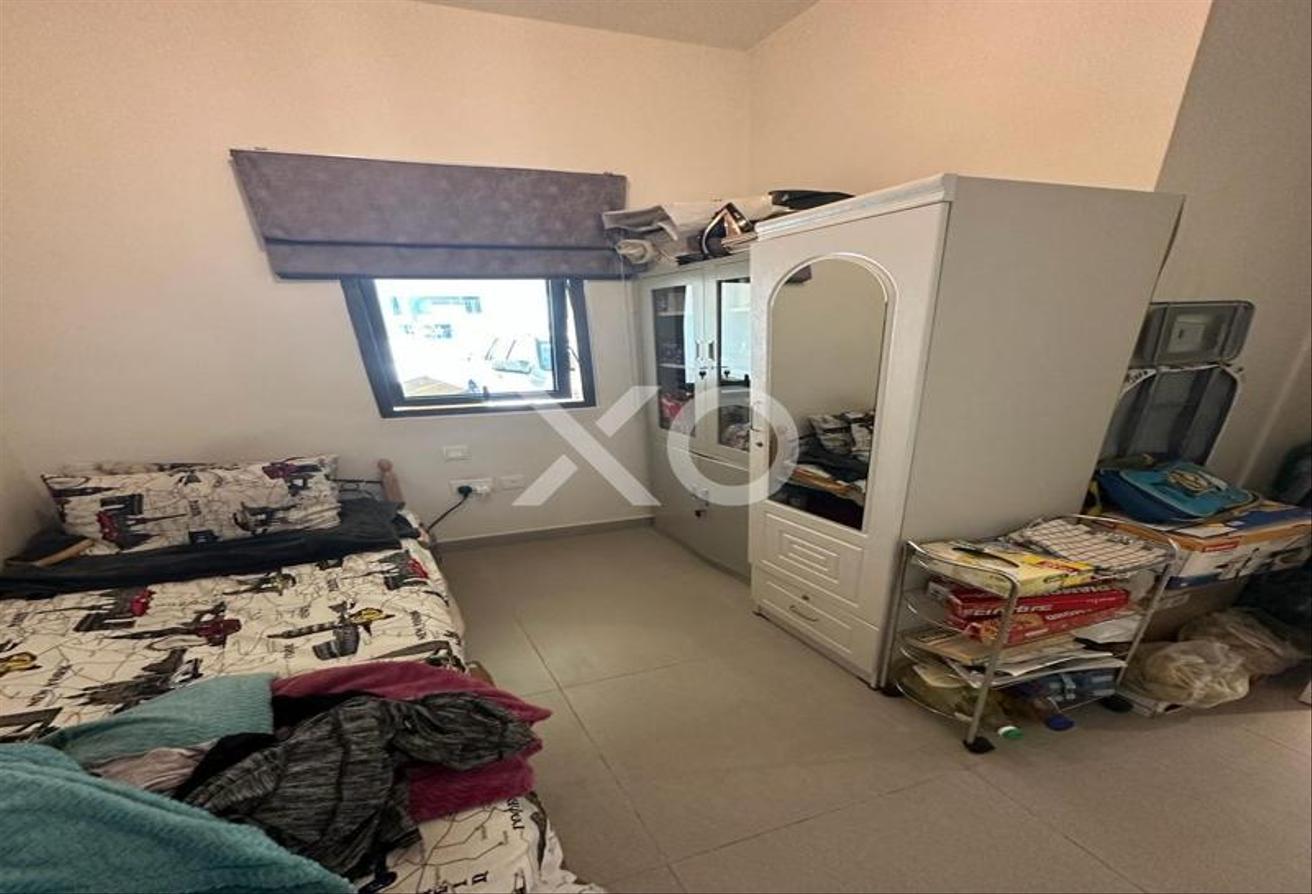 Upgraded | Furnished Unfurnished | Row photo 12