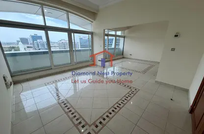 Apartment - 3 Bedrooms - 4 Bathrooms for rent in Ministries Complex - Khalifa Park - Eastern Road - Abu Dhabi