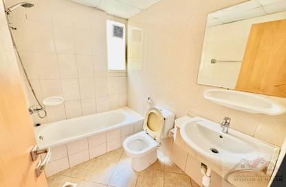 Apartment - 1 Bedroom - 2 Bathrooms for rent in Muwaileh 29 Building - Muwaileh - Sharjah