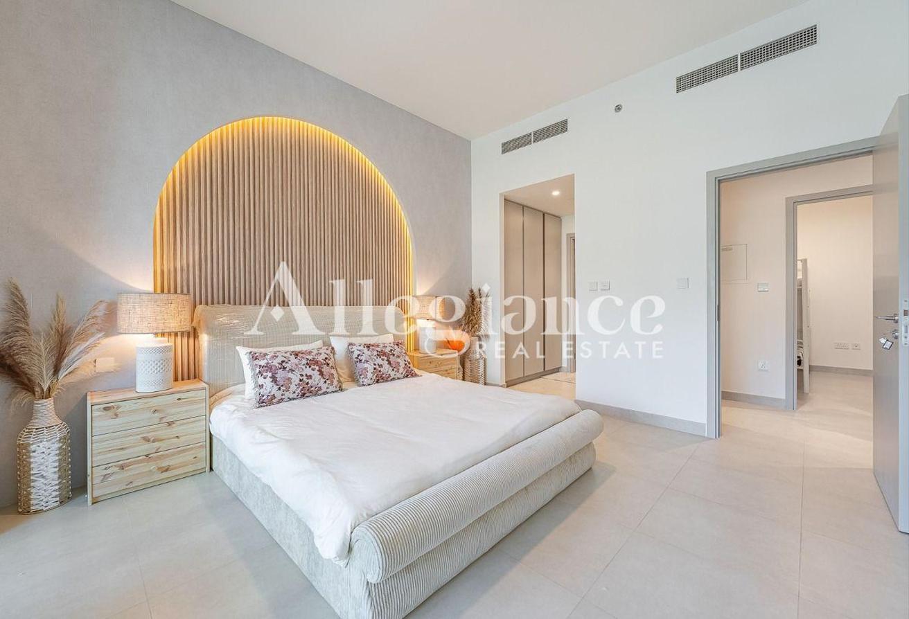Luxury 3BR + Maid | Spacious | Creek Views photo 13