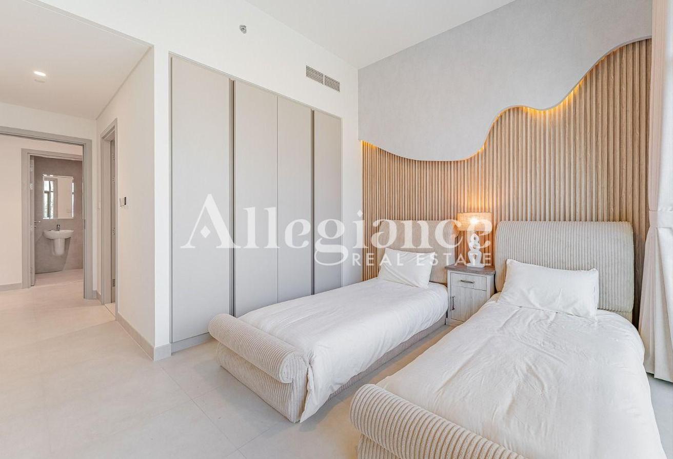 Luxury 3BR + Maid | Spacious | Creek Views photo 6