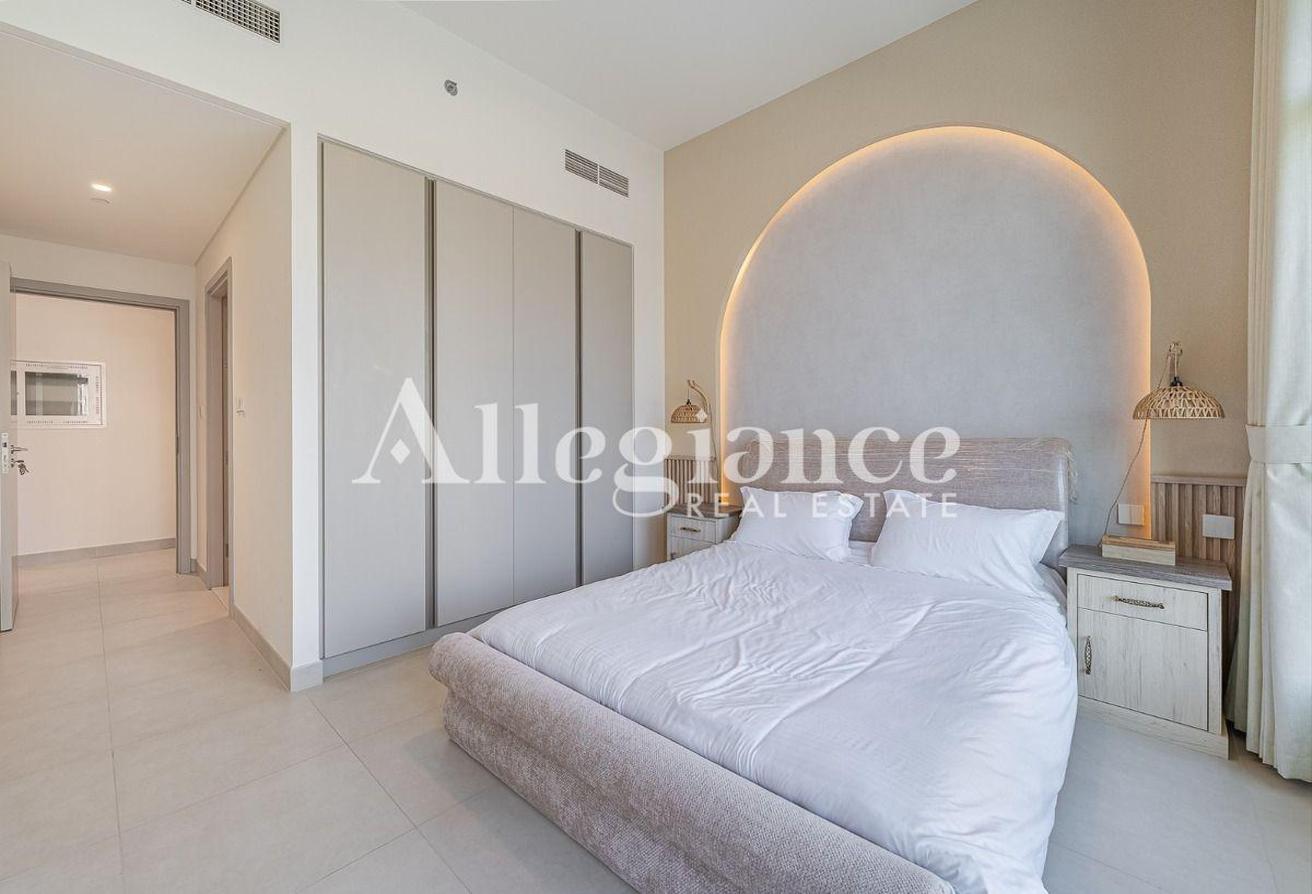 Luxury 3BR + Maid | Spacious | Creek Views photo 5