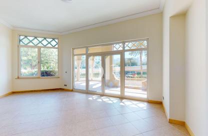 Apartment - 3 Bedrooms - 4 Bathrooms for rent in Al Khudrawi - Shoreline Apartments - Palm Jumeirah - Dubai