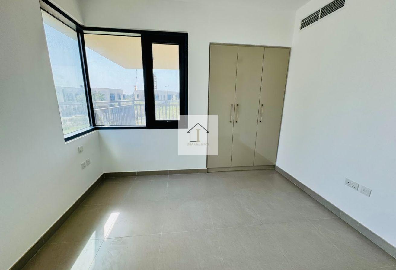 Well Maintained | Spacious Layout | Move In photo 5