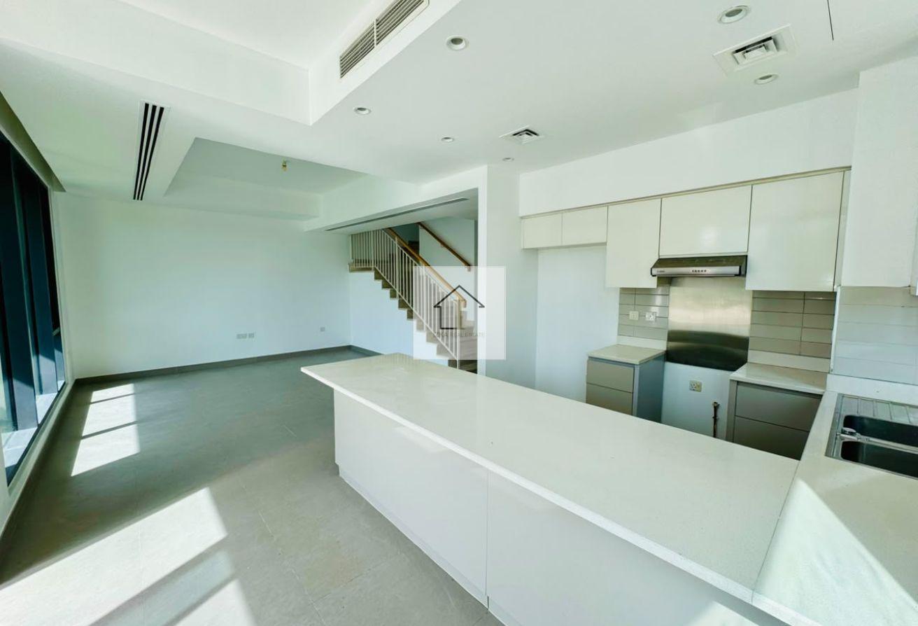 Well Maintained | Spacious Layout | Move In photo 9