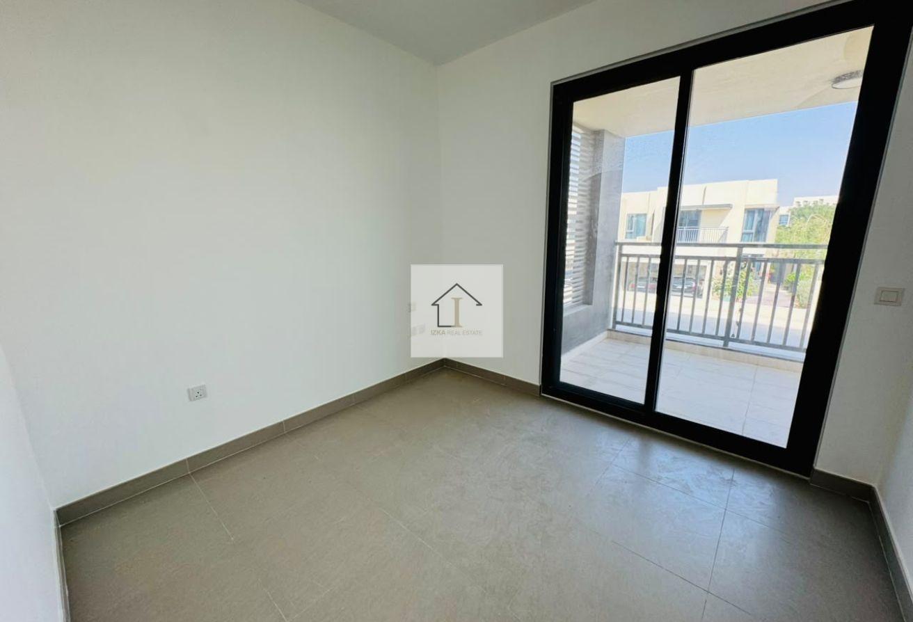 Well Maintained | Spacious Layout | Move In photo 8