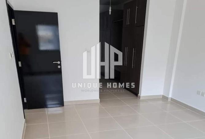 82354018 - Property Image 3