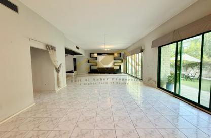 Villa - 4 Bedrooms - 5 Bathrooms for rent in Umm Suqeim 1 - Umm Suqeim - Dubai Villa - 4 Bedrooms - 5 Bathrooms for rent in Umm Suqeim 1 - Umm Suqeim - Dubai