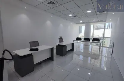 مكتب - غرفة نوم للايجار في B2B  برج - الخليج التجاري - دبي