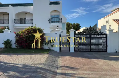 Villa - 5 Bedrooms - 5 Bathrooms for rent in Jumeirah 2 - Jumeirah - Dubai