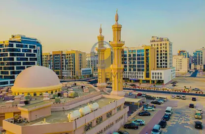 Apartment - 1 Bedroom - 2 Bathrooms for rent in Jumeirah Garden City - Al Satwa - Dubai