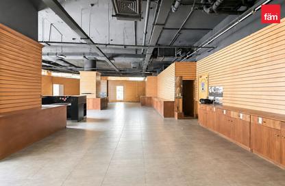 Retail - Studio for rent in Al Etihad Building - Port Saeed - Deira - Dubai