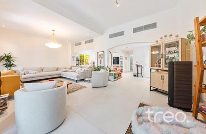 Villa - 3 Bedrooms - 4 Bathrooms for rent in Meadows 9 - Meadows - Dubai