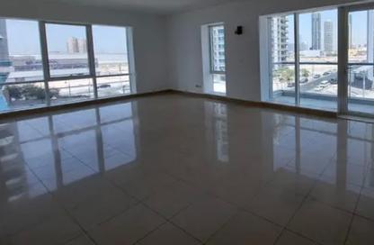 Apartment - 2 - 3 for sale in Golf Tower - Dubai Sports City - Dubai