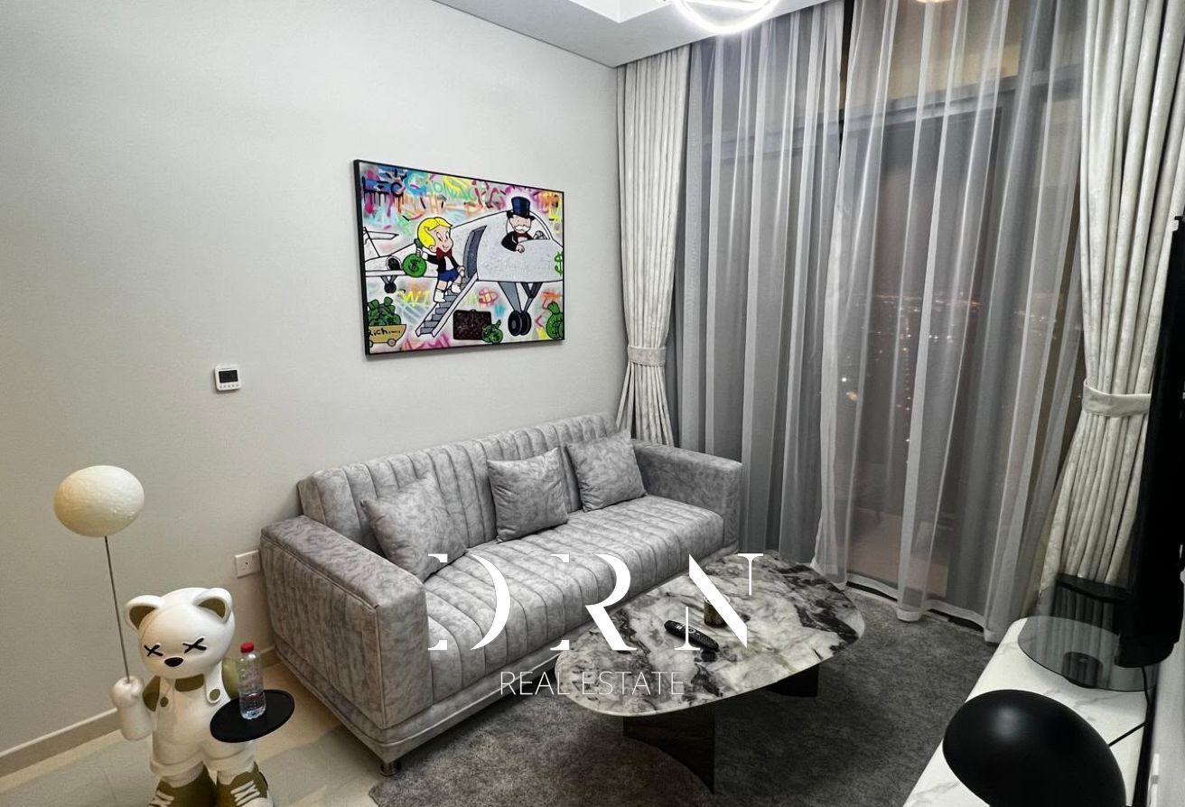 Furnished 1-BR | High Floor | Downtown City Views photo 2