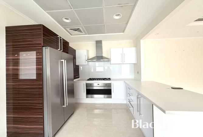 Available | Unfurnished 3BR plus M | 2 Storages photo 3