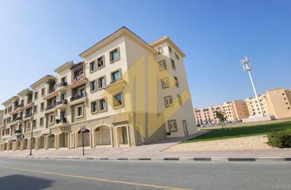 عمارة بالكامل - استوديو - 8 حمامات للايجار في قرية ورسان - المدينة العالمية - دبي