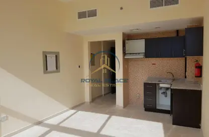 Apartment - 1 Bathroom for rent in Silicon Gates 4 - Silicon Gates - Dubai Silicon Oasis - Dubai