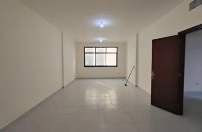 شقة - 3 غرف نوم - 4 حمامات للايجار في الخالدية - أبوظبي