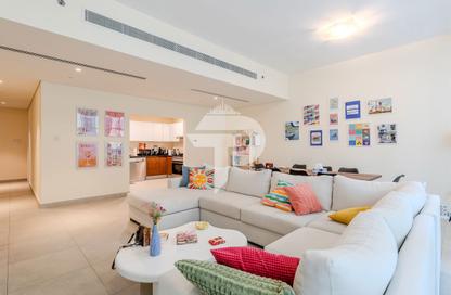Apartment - 2 Bedrooms - 3 Bathrooms for sale in Marina Arcade Tower - Dubai Marina - Dubai