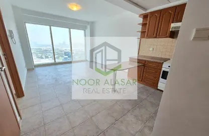 شقة - غرفة نوم - 2 حمامات للايجار في برج  UP - شارع الشيخ زايد - دبي