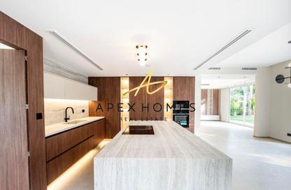 Villa - 5 Bedrooms - 4 Bathrooms for rent in Meadows 9 - Meadows - Dubai