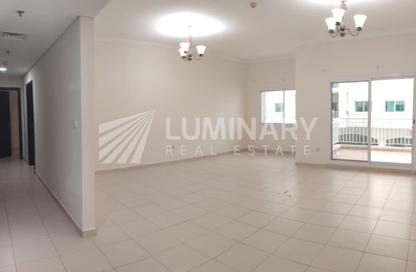 Apartment - 2 Bedrooms - 3 Bathrooms for rent in Mazaya 31 - Queue Point - Liwan - Dubai Land - Dubai