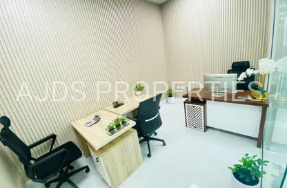 مكتب - غرفة نوم - 1 حمام للايجار في ريد اڤينيو - منطقة القرهود - دبي