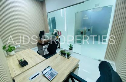 Office Space - Studio - 1 Bathroom for rent in Red Avenue - Al Garhoud - Dubai