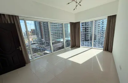 شقة - 1 حمام للايجار في برج وارف الغربي - الخليج التجاري - دبي شقة - 1 حمام للايجار في برج وارف الغربي - الخليج التجاري - دبي