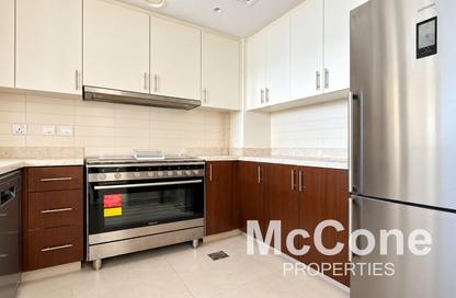 Apartment - 2 - 3 for rent in Boulevard Crescent Tower 2 - BLVD Crescent - Downtown Dubai - Dubai Apartment - 2 - 3 for rent in Boulevard Crescent Tower 2 - BLVD Crescent - Downtown Dubai - Dubai