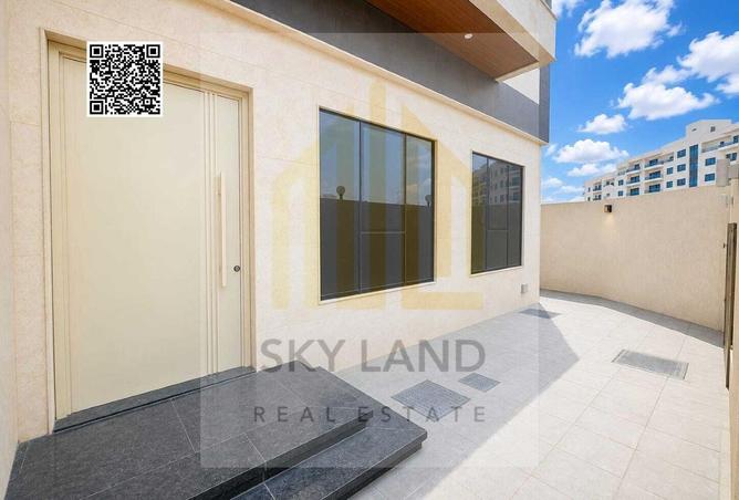137877608 - Property Image 2