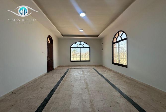 75933915 - Property Image 3