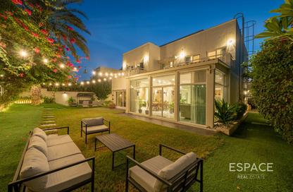 Villa - 5 Bedrooms - 4 Bathrooms for sale in Meadows 4 - Meadows - Dubai
