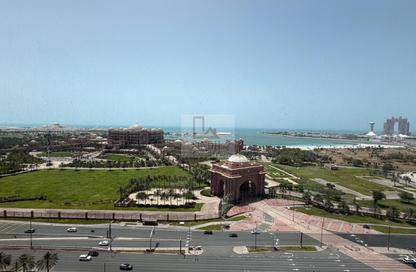 Apartment - 2 Bedrooms - 3 Bathrooms for rent in Etihad Tower 4 - Etihad Towers - Corniche Road - Abu Dhabi