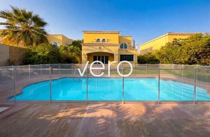 Villa - 4 Bedrooms - 5 Bathrooms for rent in District 7 - Jumeirah Park - Dubai