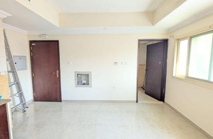Apartment - Studio - 1 Bathroom for rent in Muwaileh 3 Building - Muwaileh - Sharjah